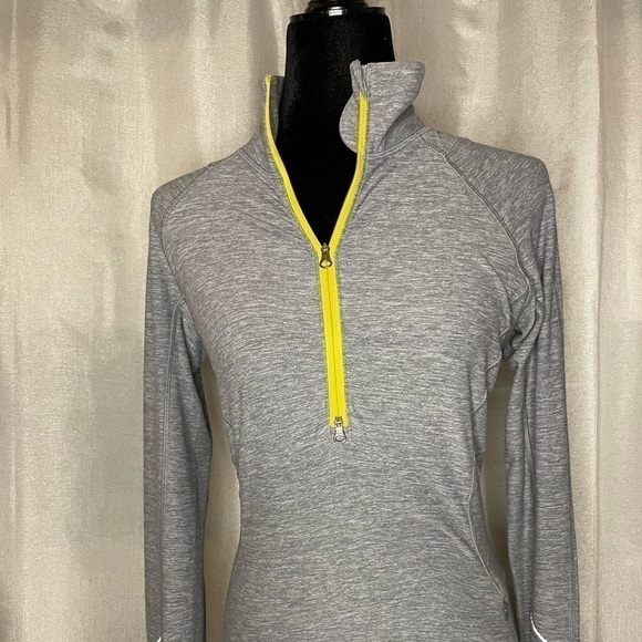 Lululemon Grey 1/2 Zip Pullover small- medium​​​​​​​​​​​​​​​​​​​​​​​​​ - Picture 3 of 5